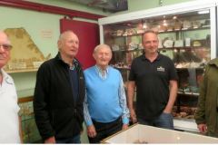 Ausstellung-der-VUN-in-der-Maingauhalle